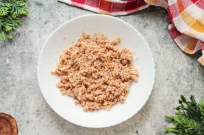 Бутерброды с горбушей консервированной