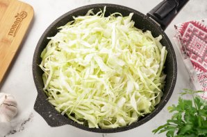 Тушеная капуста с сосисками
